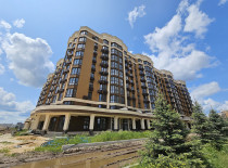 Будинок по вулиці Щаслива, 56 - ЖК София