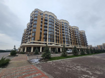 Будинок по вулиці Щаслива, 56 - ЖК София