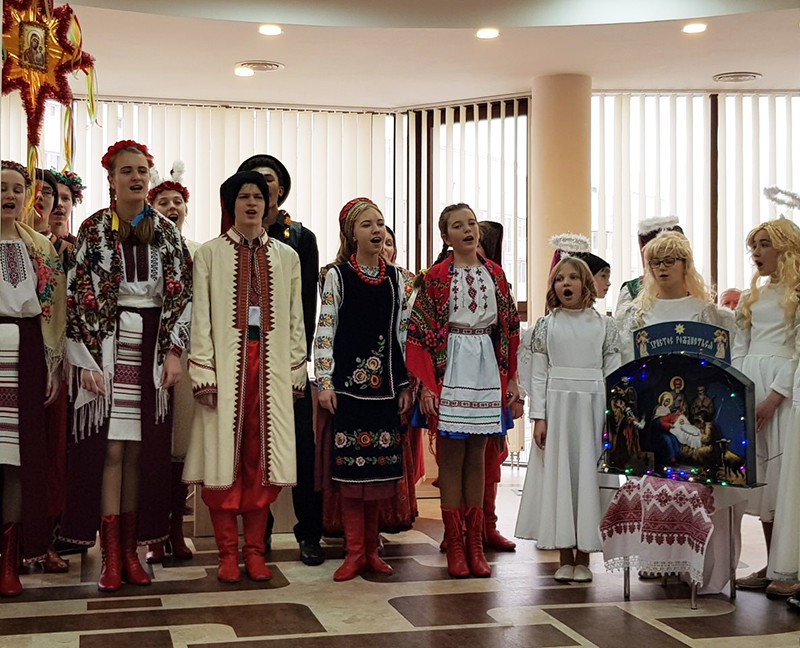 Діти вітають забудовника