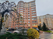 Будинок по вулиці Толстого, 80 - ЖК София